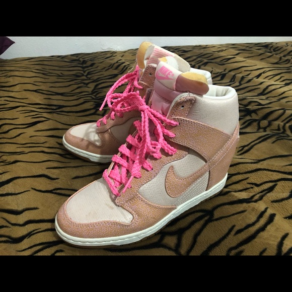 nike wedge sneakers size 7